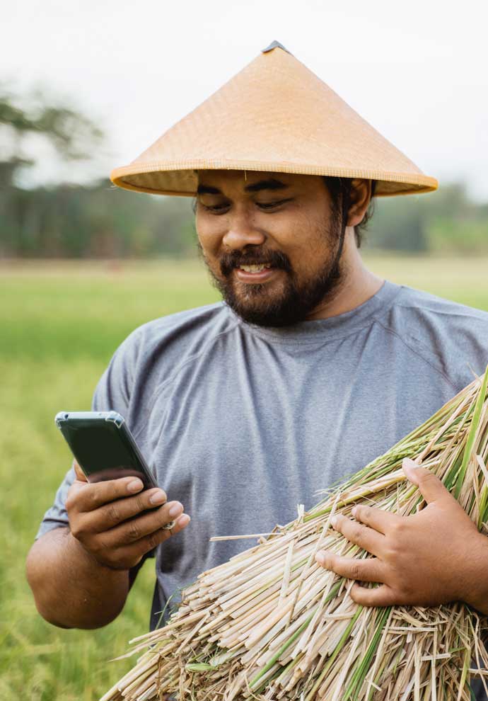 Seorang Petani Memanfaatkan Digitalisasi Perdagangan Agrikultur