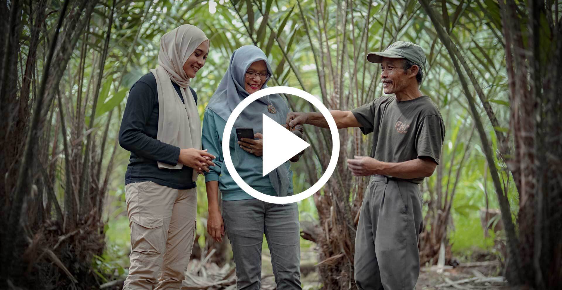 PasarMIKRO - Ibu Erwantini Petani Salak